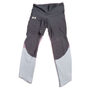 Med Under Armour compression heat gear leggings, grey.